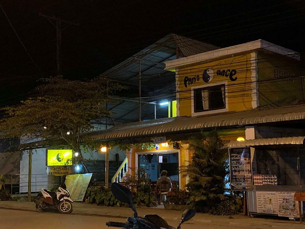 Pan'S Place Hotel Vang Vieng Luaran gambar