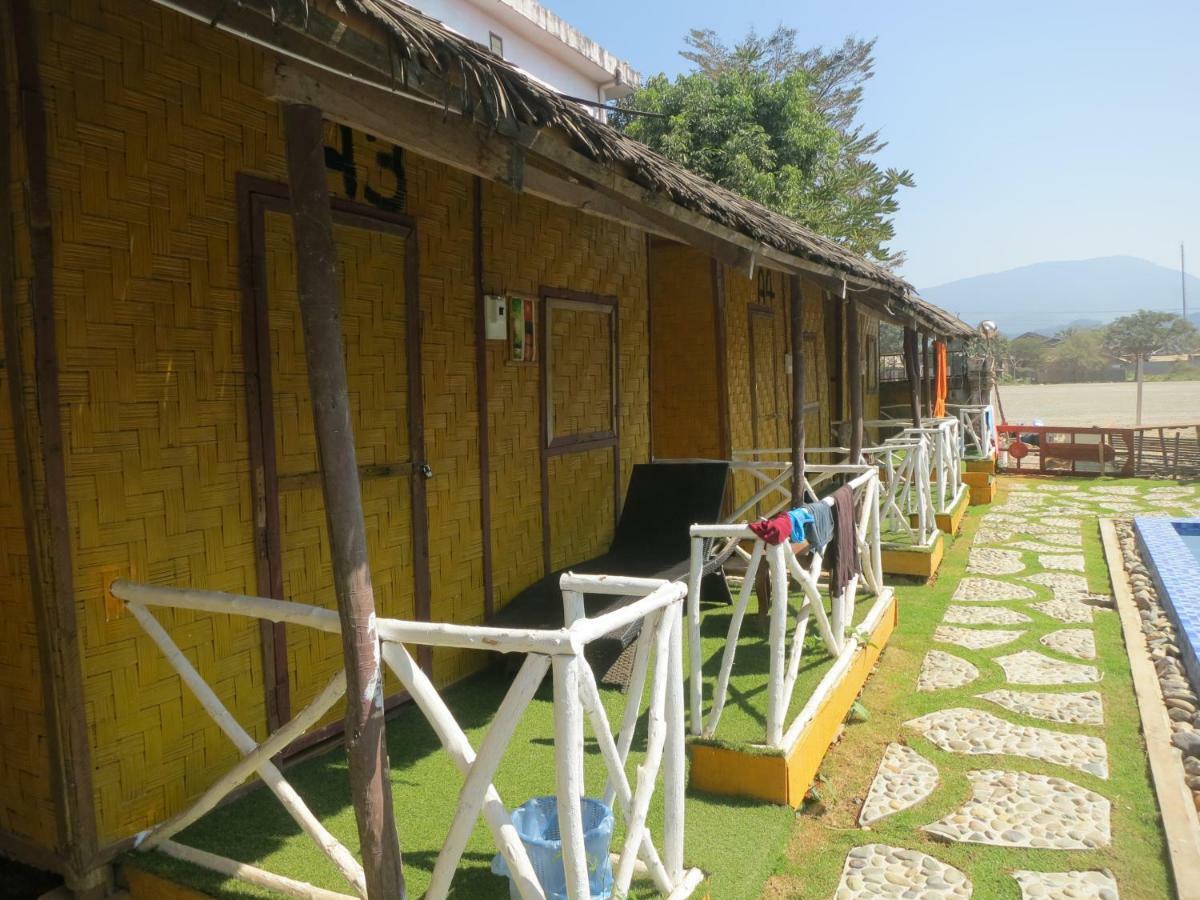 Pan'S Place Hotel Vang Vieng Luaran gambar